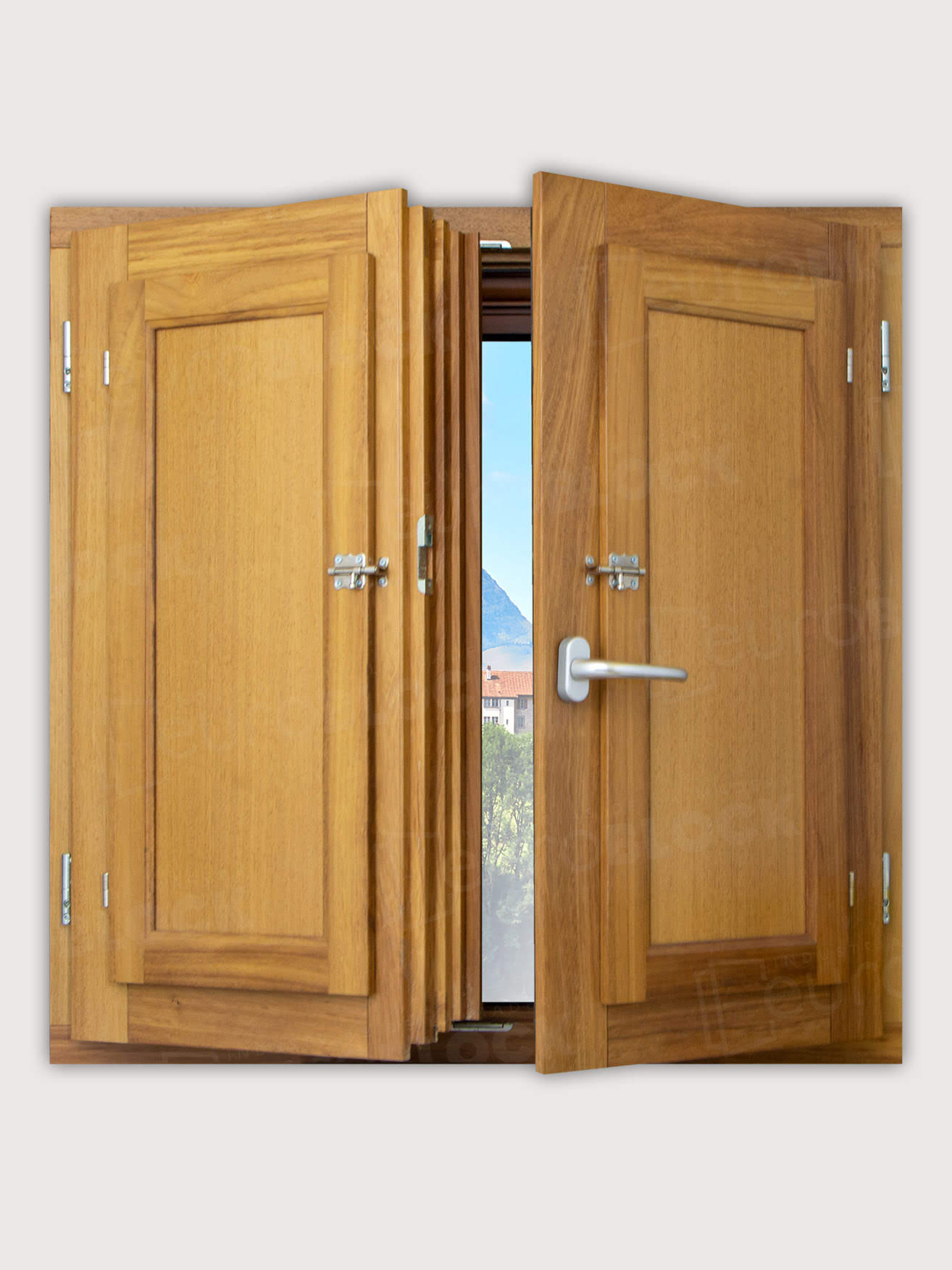 Ventana Europea de Madera Maciza de Iroko Huelva V2 Barniz (Cristal Transparente Incluido)