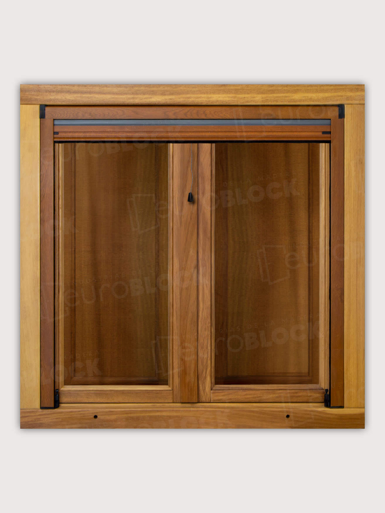 Ventana Europea de Madera Maciza de Iroko Huelva V2 Barniz (Cristal Transparente Incluido)