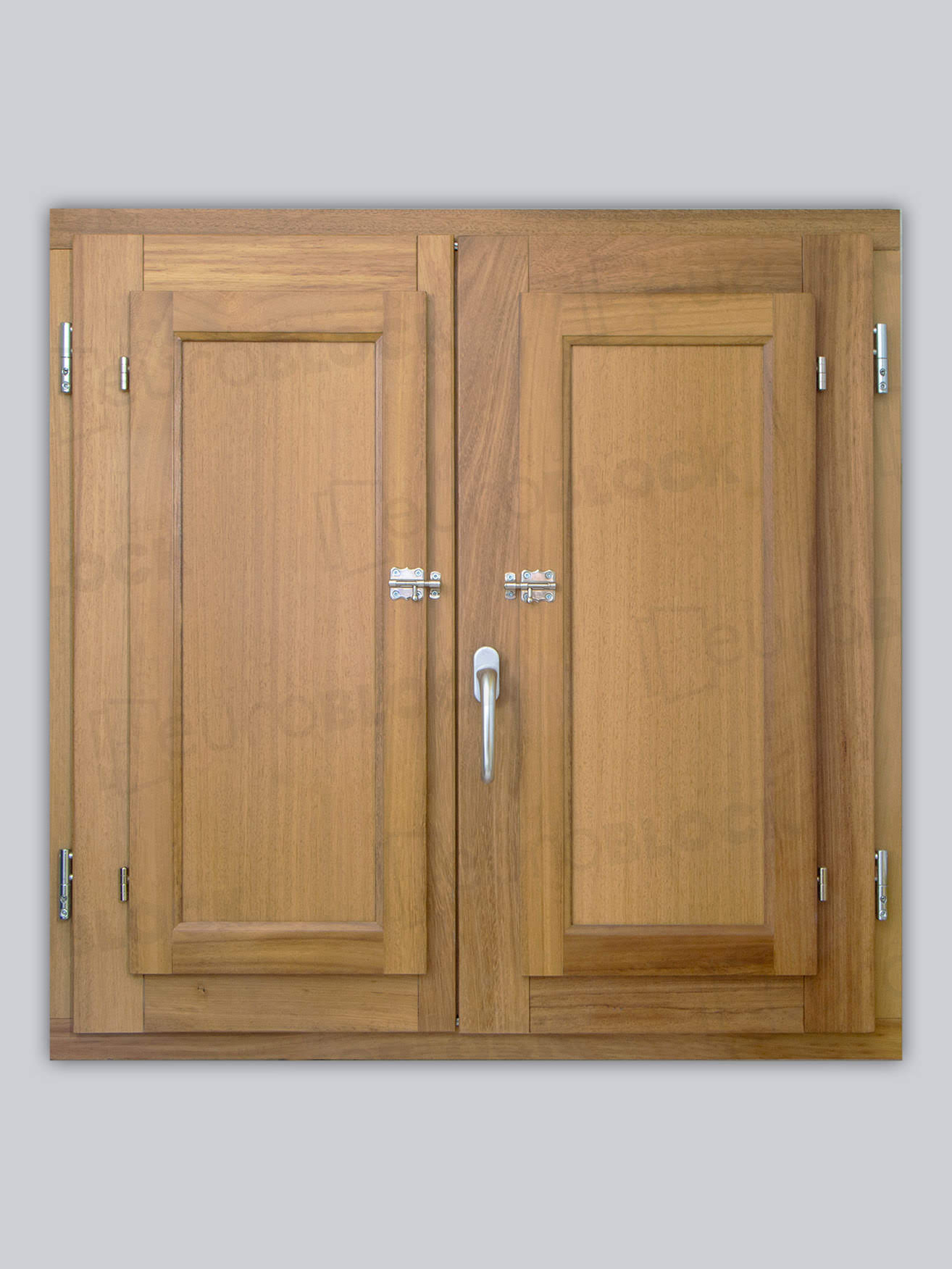 Ventana Europea de Madera Maciza de Iroko Huelva V2 Crudo (Cristal Transparente Incluido)