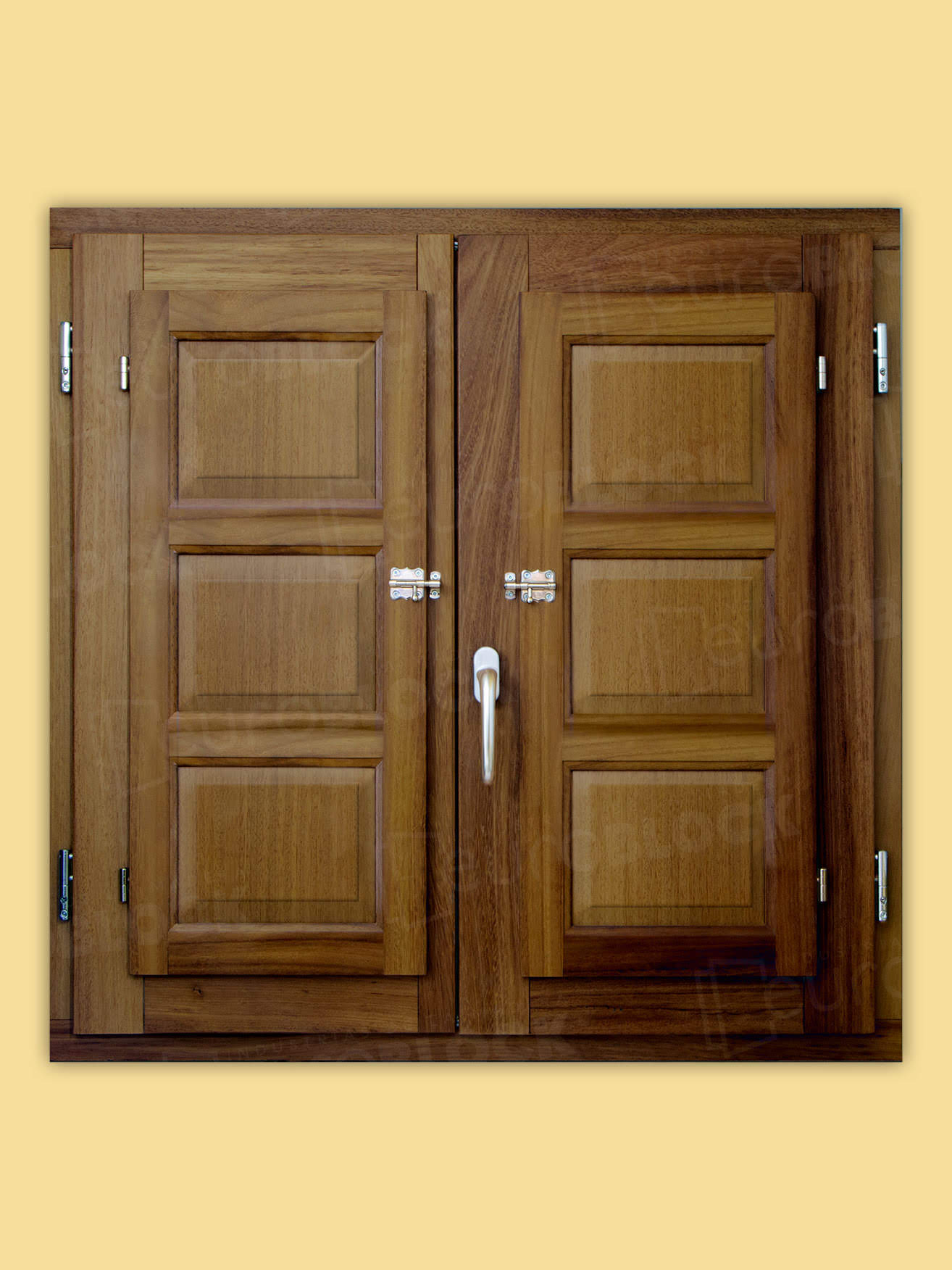 Ventana Europea de Madera Maciza de Iroko Huesca V2 Teñida (Cristal Transparente Incluido)